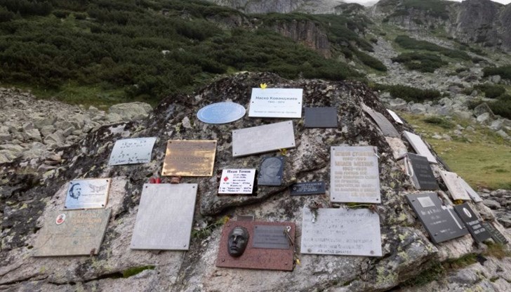 Русенецът загина на 17 май 2019 г., малко след като покори вр. Лхотце в Хималаите без кислород