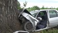 Млада шофьорка се удари в дърво край село Николово