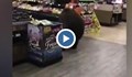 Мечка влезе в супермаркет в Калифорния