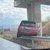 Кола "яхна" мантинела на входа на Бургас