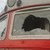 Вандали чупят стъкло на локомотив, машинистите са ранени