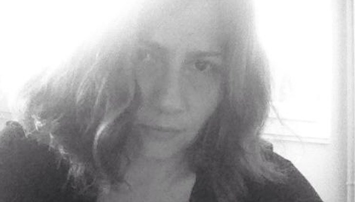 "Вече доста ми се насъбра от кретенизъм и профанщина, идваща на талази от рОдината", заявява д-р Елена Николова "Вече доста ми се насъбра от кретенизъм и профанщина, идваща на талази от рОдината", заявява д-р Елена Николова