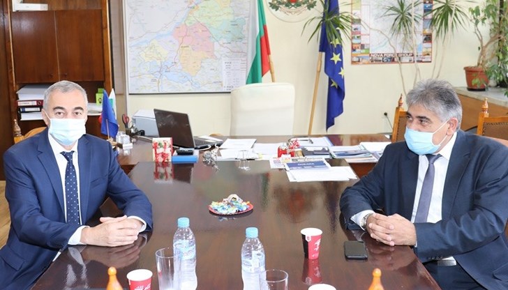 Валентин Колев се срещна със заместник-кмета на Община Гюргево Йон Драгомир Валентин Колев се срещна със заместник-кмета на Община Гюргево Йон Драгомир