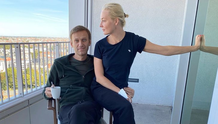 Руският опозиционер разказа в Инстаграм, че на 26-и август той и съпругата му е трябвало да отпразнуват 20-та годишнина от сватбата си
