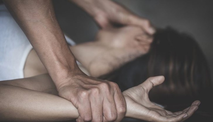 Преди това я пребил Преди това я пребил