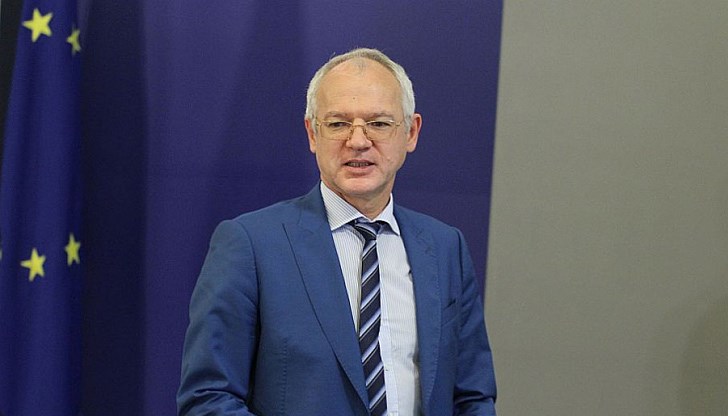 В момента работодателските организации и синдикатите договорят механизма за определяне на минималната заплата в страната, така че тя да не се определя повече по административен път от правителството, съобщи Васил Велев В момента работодателските организации и синдикатите договорят механизма за определяне на минималната заплата в страната, така че тя да не се определя повече по административен път от правителството, съобщи Васил Велев