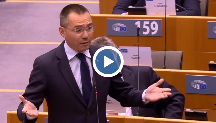Речта на Урсула фон дер Лаейн е била разочароваща и пълна с противоречия според евродепутата