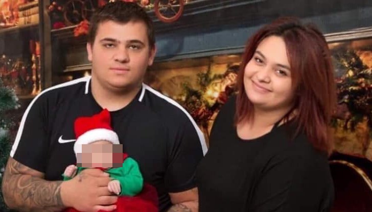 Младата майка на две деца е преживяла няколко семейни трагедии Младата майка на две деца е преживяла няколко семейни трагедии