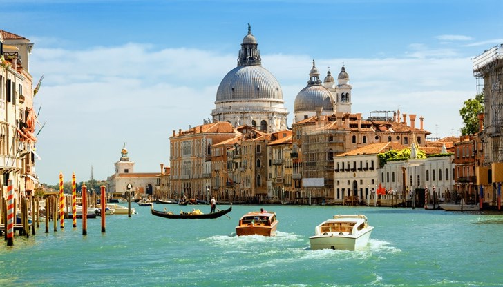 Премахнаха 14-дневната карантина за пътуващите за Италия Премахнаха 14-дневната карантина за пътуващите за Италия