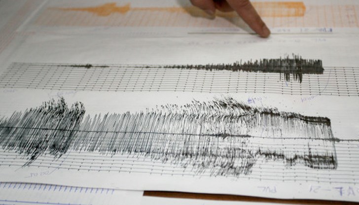 Хората са чули кратко бучене за около 5-7 секунди, наподобяващо подземен взрив