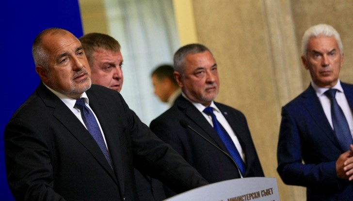 Най-важното в ситуацията, в която Борисов се намира, е осигуряването на наследник, който би уважавал договорките му: както Елцин си осигури удобен за него президент след оставката си Най-важното в ситуацията, в която Борисов се намира, е осигуряването на наследник, който би уважавал договорките му: както Елцин си осигури удобен за него президент след оставката си