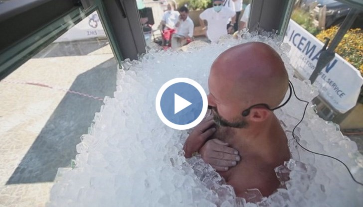 Йозеф Коберл беше затворен в прозрачна будка