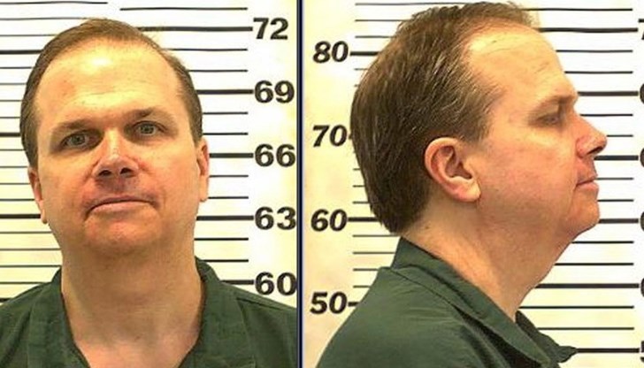 Освен, че съжалявал Чапман обяви, че е "за" смъртното наказание и че той го заслужавал напълно Освен, че съжалявал Чапман обяви, че е "за" смъртното наказание и че той го заслужавал напълно