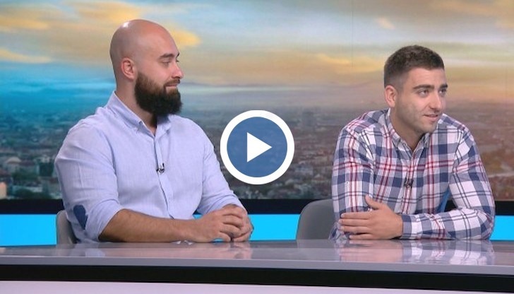 Мартин и Даниел са дарили кръвна плазма по два пъти в рамките на две седмици и смятат да го направят отново