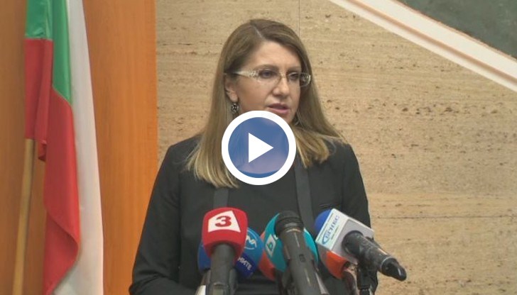 В същото време от доклада на ЕК става ясно, че безконтролността и безотчетността на главния прокурор е централна тема за България, що се отнася до върховенството на закона в България