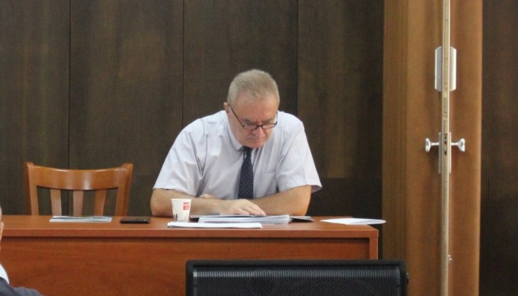 Иво Пазарджиев е разговарял с началника на РЗИ-Русе д-р Маргарита Николова как да се процедира с общинските съветници