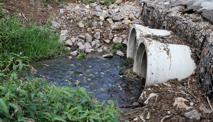 Местните жители се надяват, че реката повече няма да прелива