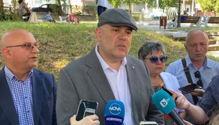 о неофициална информация, в ромската махала са извършени арести на членове на ромските клонове на Ропотамците и Гольовците