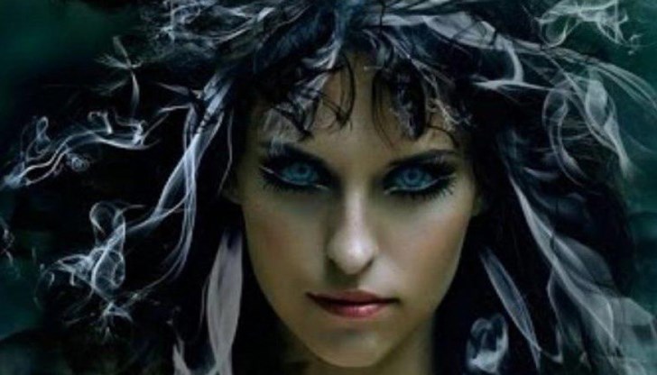 Все повече хора в България губят разсъдъка си заради нещастие или жестоки житейски несгоди, не е ясно и тази "вещица" какво я е сполетяло, за да се докара до там, че да плаши хората