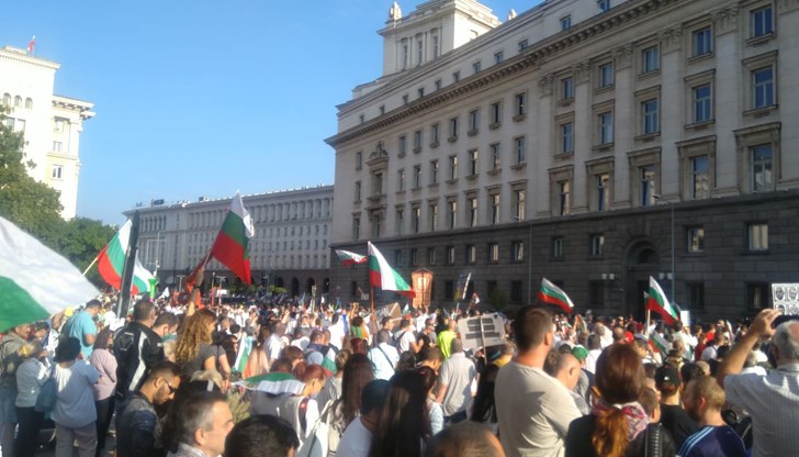 Тринадесет години след присъединяването си към ЕС България остава най-бедният и най-корумпиран член, според индекса за възприемане на корупцията на Transparency International