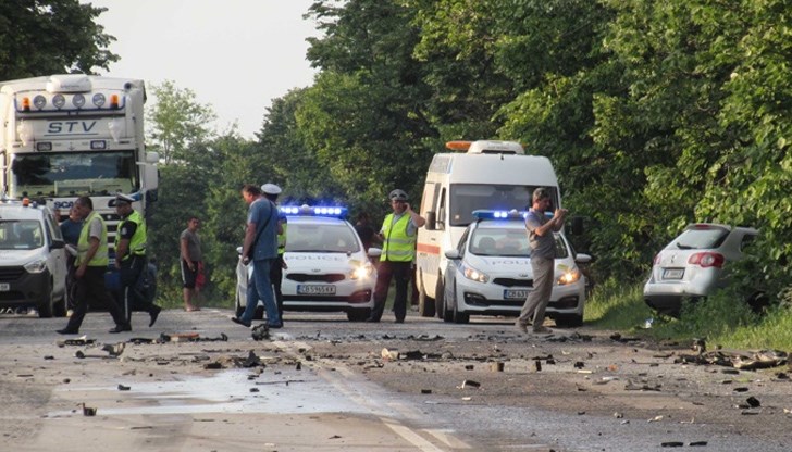 Обходният маршрут за леки автомобили е по път Соколово – Килифарево и обратно, а за тежкотоварните МПС през проход „Републиката“