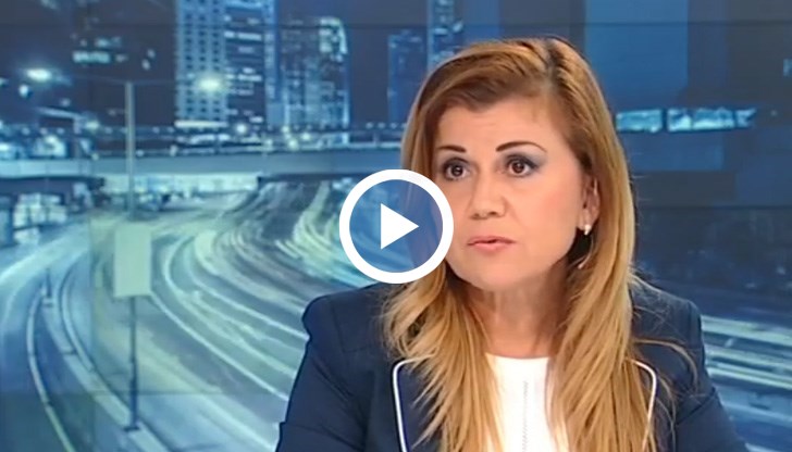 Ангелова коментира, че правителството било гъвкаво