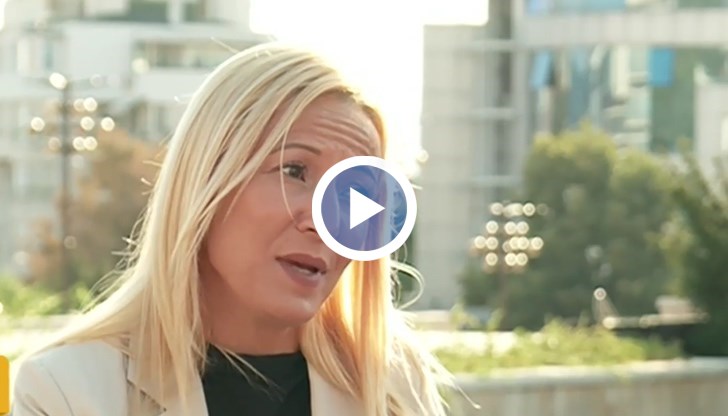 В хода на разследването, започнало през пролетта на 2018 г., трима души се сдобиват с обвинения за участие в престъпен сговор за източване на криптовалута. Една от тях е бизнесдамата от Пазарджик Милена Митева