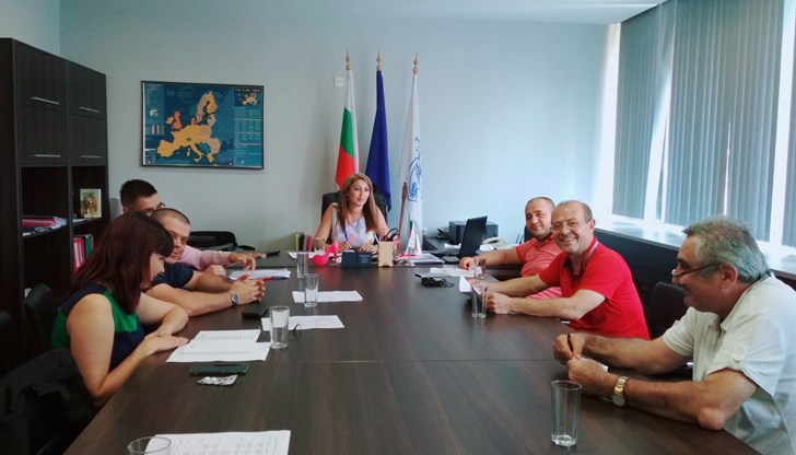 Председателят на Съюза на хотелиерите и ресторантьорите в Русе Красимир Иванчев е очевидно доволен от готвените промени в Наредба 16 Председателят на Съюза на хотелиерите и ресторантьорите в Русе Красимир Иванчев е очевидно доволен от готвените промени в Наредба 16