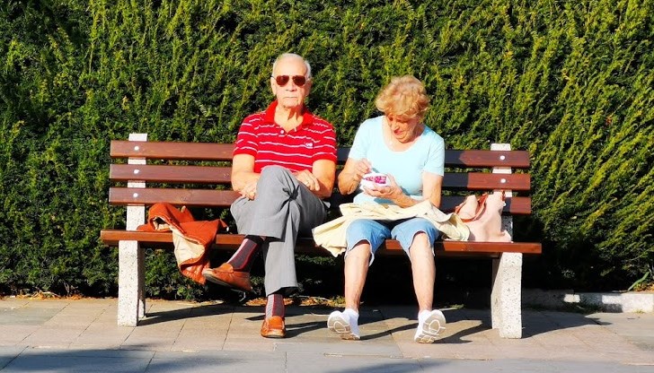 Синдикатите няма да отстъпят от убеждението, че системата на социално и пенсионно осигуряване трябва да изплаща това, което си внесъл в нея като принос Синдикатите няма да отстъпят от убеждението, че системата на социално и пенсионно осигуряване трябва да изплаща това, което си внесъл в нея като принос