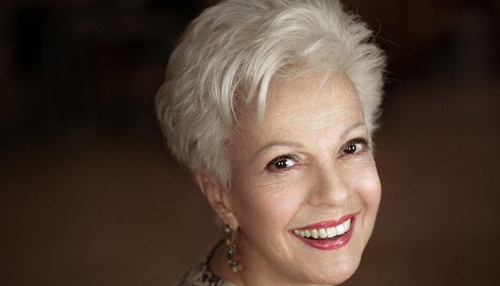 „Певачка на мутрите” я нарекоха протестъри „Певачка на мутрите” я нарекоха протестъри