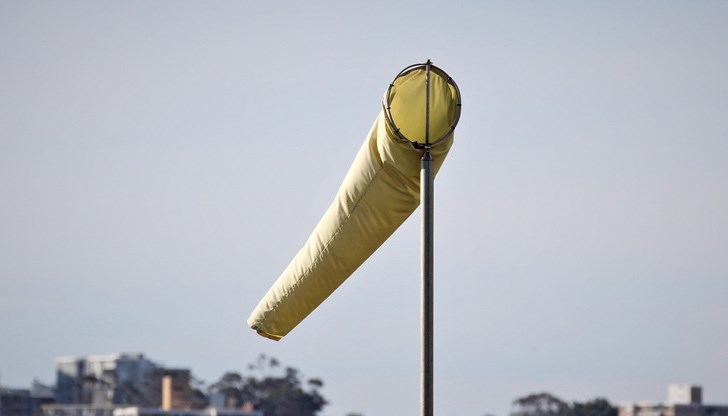 Ще духа силен запад-северозападен вятър с пориви 20-24 м/сек