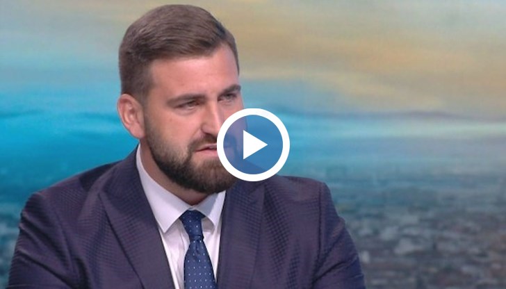 Що за диктатура е тази, която насърчава хората да протестират вече над 60 дни?