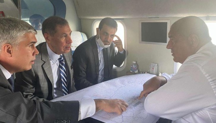 Вчера докато се возеше с хеликоптер, Борисов наговори куп лъжи, които могат да предизвикат международни проблеми на България. Вместо медиите да покажат, че това са фалшиви новини, изречени от министър-председателя, те го пускат безкритично да лъже Вчера докато се возеше с хеликоптер, Борисов наговори куп лъжи, които могат да предизвикат международни проблеми на България. Вместо медиите да покажат, че това са фалшиви новини, изречени от министър-председателя, те го пускат безкритично да лъже