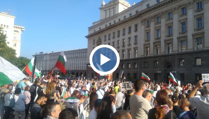 Депутатите все пак успяха да съберат кворум в Народното събрание и без БСП