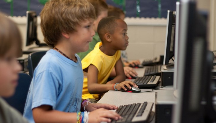 Простичко са го измислили англичаните - повече учители, работа по групи и по интереси, практично учене, забавление при образователния процес, подкрепа на по-умните Простичко са го измислили англичаните - повече учители, работа по групи и по интереси, практично учене, забавление при образователния процес, подкрепа на по-умните