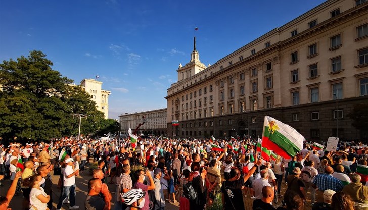 Изданието с анализ върху речта на председателя на ЕК за състоянието на ЕС