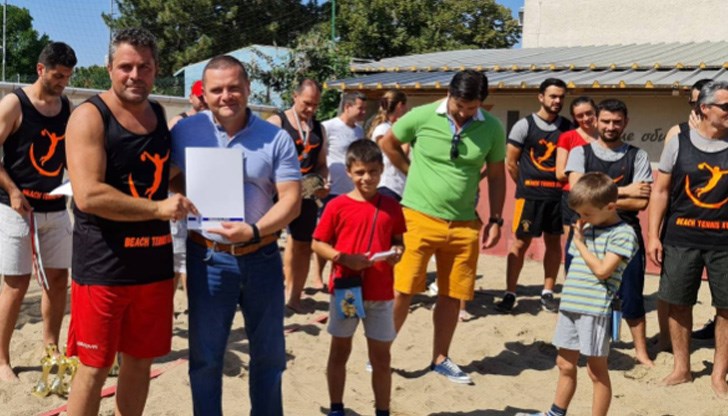 В основния турнир взеха участие 13 двойки и 11 двойки микс