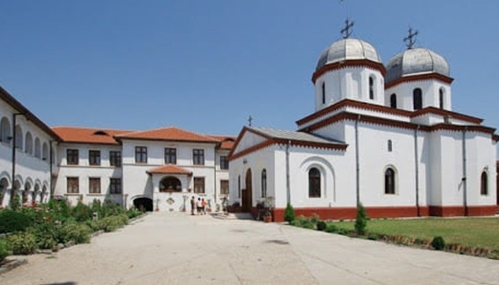 Манастирът Комана е построен от Влад Цепеш  през 1461 година като манастир-крепост