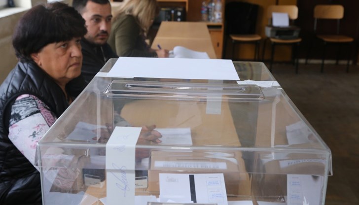 Може да станеш Гинка фон Клинкерхофен или Пенка дьо Лафонтен, може да родиш две-три деца при Макрон или Меркел, да си продадеш апартамента в България и да не стъпиш тук с десетилетия – ти си оставаш избирател и името ти е в избирателния списък