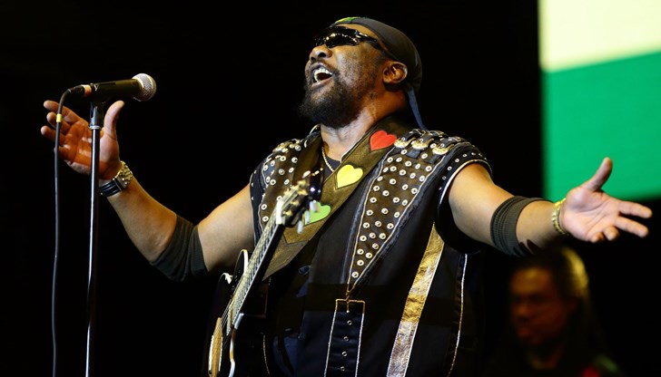 От началото на месеца музикантът беше в индуцирана кома в болница в ямайската столица Кингстън От началото на месеца музикантът беше в индуцирана кома в болница в ямайската столица Кингстън