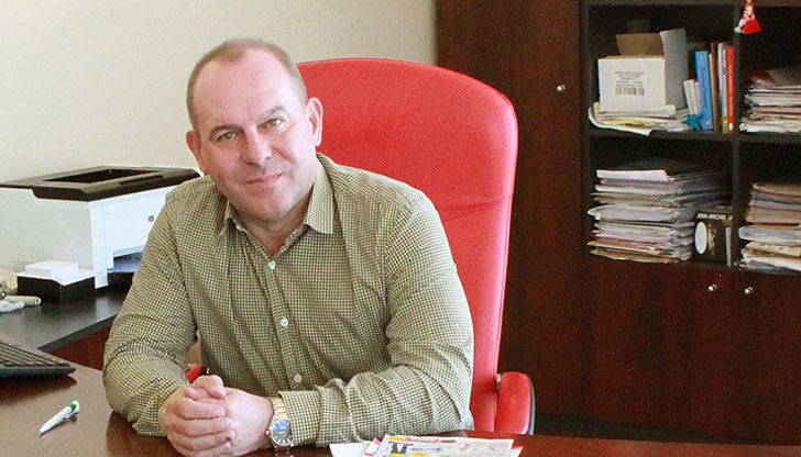 Благодаря Ви, г-н полицай, че едва не ослепихте едно 17-годишно момче, което по никакъв начин не Ви е застрашило