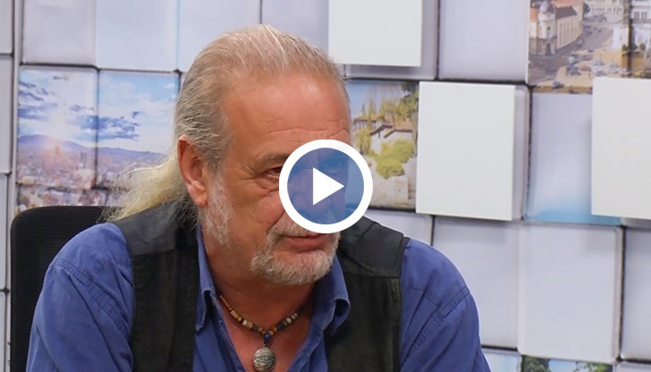 Партийният дом е проектиран като крепост срещу недоволството, но накрая ще сдадат властта