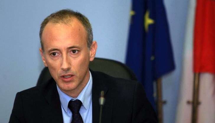 Ако имаме над 200 заболели на ден, 10-15 ще бъдат учители или ученици, прогнозира Вълчев Ако имаме над 200 заболели на ден, 10-15 ще бъдат учители или ученици, прогнозира Вълчев