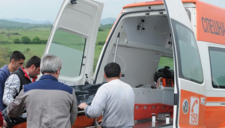 Двамата работници са транспортирани до Окръжната болница „Св. Анна”, но издъхнали в двора на лечебното заведение Двамата работници са транспортирани до Окръжната болница „Св. Анна”, но издъхнали в двора на лечебното заведение