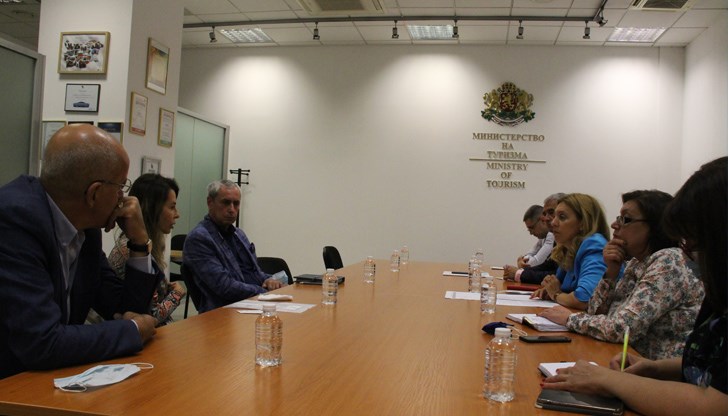 Приветстваме идеята за разработване на ваучери за обучение на деца, заяви вицепремиерът Марияна Николова