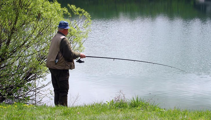 Уловената от тях риба е върната в естественото ѝ местообитание