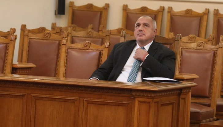 Георгиев: "Мутрата бе сложен на своя пост от мафията, свърши мократа поръчка, която му бе дадена убивайки демокрацията и превръщайки страната в кочина" Георгиев: "Мутрата бе сложен на своя пост от мафията, свърши мократа поръчка, която му бе дадена убивайки демокрацията и превръщайки страната в кочина"