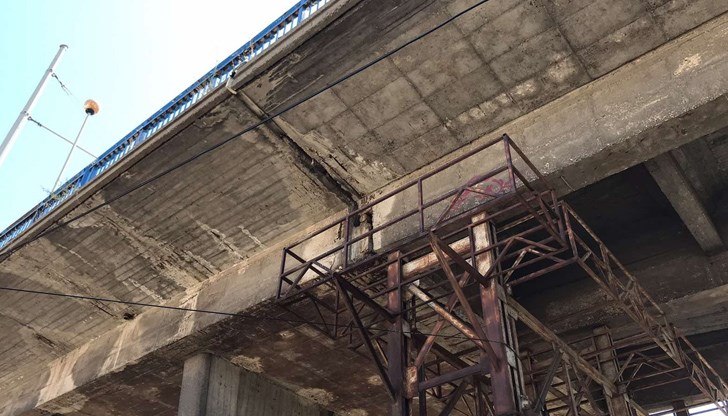 Превозните средства ще влизат от бул. „България“ по бул. „Трети март“ до кръстовището с ул. „Ерма“ и обратно Превозните средства ще влизат от бул. „България“ по бул. „Трети март“ до кръстовището с ул. „Ерма“ и обратно