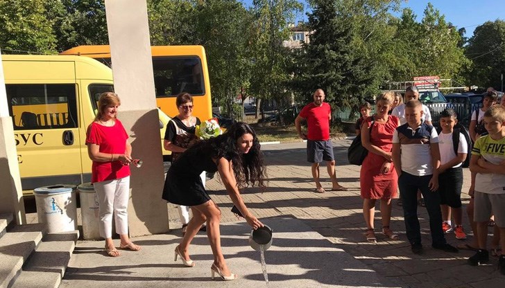 По традиция школският звънец в Русе бие най-напред именно в Спортното По традиция школският звънец в Русе бие най-напред именно в Спортното