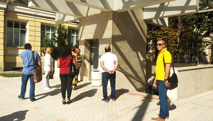 В рамките на проекта са изградени два асансьора, които осигуряват достъп до безопасното пресичане на хора в неравностойно положение и с детски колички В рамките на проекта са изградени два асансьора, които осигуряват достъп до безопасното пресичане на хора в неравностойно положение и с детски колички